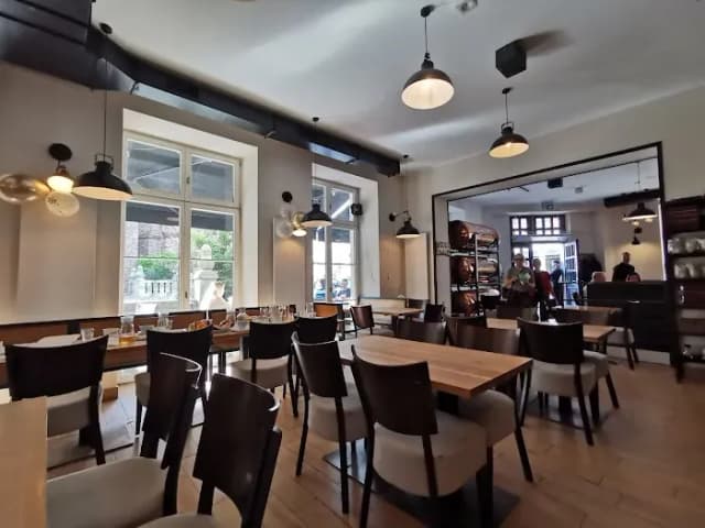 Gdzie zjeść w Poznaniu? Odkryj najlepsze restauracje i smaki Gdzie zjeść w Poznaniu? Odkryj najlepsze restauracje i smaki