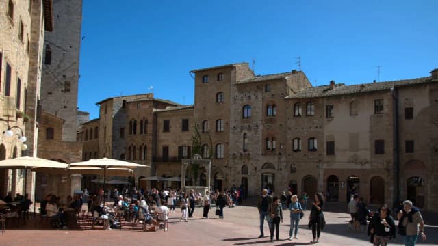 Gdzie zjeść w San Gimignano? Odkryj najlepsze lokalne smaki Gdzie zjeść w San Gimignano? Odkryj najlepsze lokalne smaki