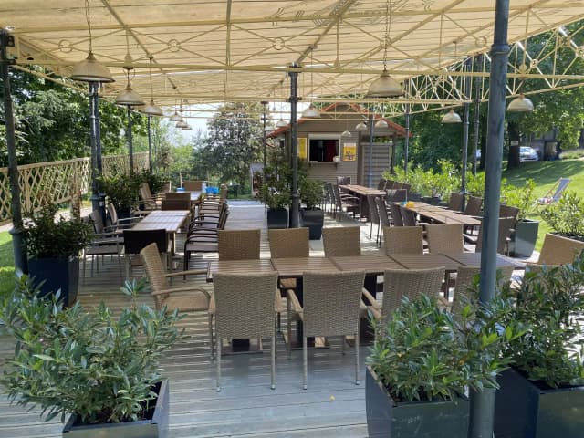 Gdzie zjeść w Sobótce? Odkryj najlepsze restauracje i lokale Gdzie zjeść w Sobótce? Odkryj najlepsze restauracje i lokale