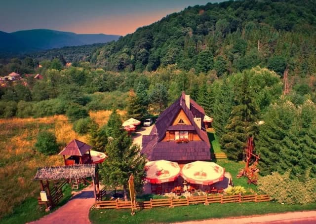 Ustrzyki Górne gdzie zjeść: najlepsze restauracje i lokalne smaki Ustrzyki Górne gdzie zjeść: najlepsze restauracje i lokalne smaki