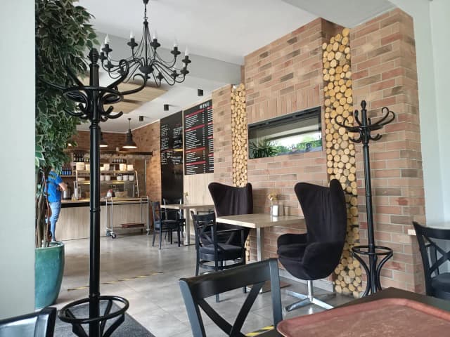 Gdzie zjeść w Tomaszowie Mazowieckim? Odkryj najlepsze restauracje Gdzie zjeść w Tomaszowie Mazowieckim? Odkryj najlepsze restauracje
