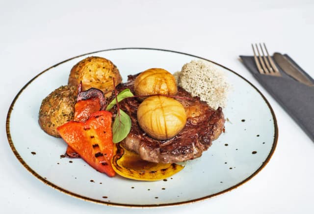 Gdzie zjeść w Nałęczowie? Odkryj najlepsze restauracje i smaki Gdzie zjeść w Nałęczowie? Odkryj najlepsze restauracje i smaki