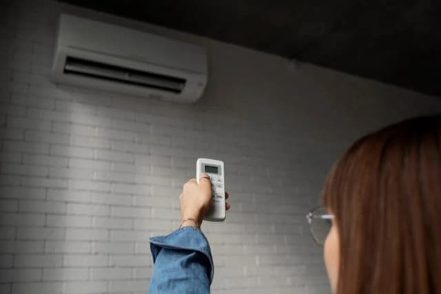 Jak ustawić klimatyzację w hotelu, by cieszyć się komfortem w upały Jak ustawić klimatyzację w hotelu, by cieszyć się komfortem w upały
