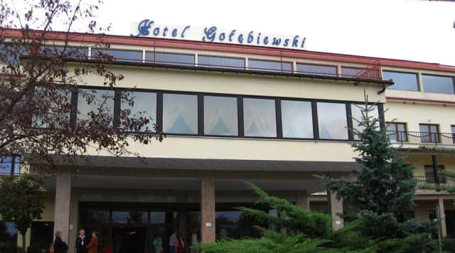 Hotel Gołębiewski w Mikołajkach - kiedy powstał i jego historia Hotel Gołębiewski w Mikołajkach - kiedy powstał i jego historia