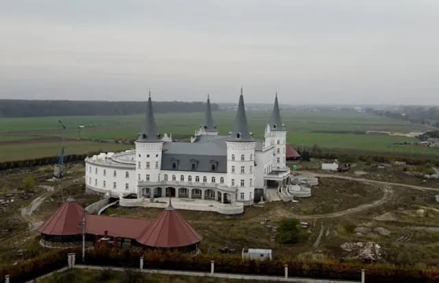 Kiedy otwarcie hotelu Cztery Wieże w Katarzyninie? Aktualne informacje Kiedy otwarcie hotelu Cztery Wieże w Katarzyninie? Aktualne informacje