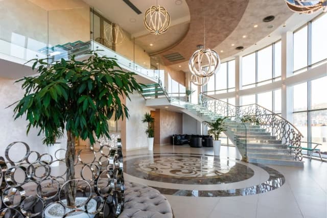Ile kosztuje najdroższy hotel na świecie? Ceny, luksus i unikalne doświadczenia Ile kosztuje najdroższy hotel na świecie? Ceny, luksus i unikalne doświadczenia