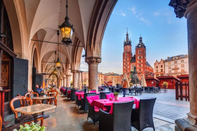 Kazimierz Kraków gdzie zjeść – najlepsze restauracje na każdą okazję Kazimierz Kraków gdzie zjeść – najlepsze restauracje na każdą okazję