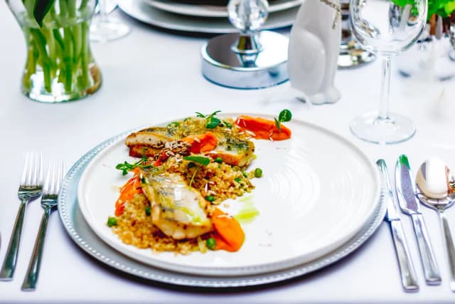 Gdzie zjeść w Jastrzębiej Górze? Odkryj najlepsze restauracje i smaki Gdzie zjeść w Jastrzębiej Górze? Odkryj najlepsze restauracje i smaki